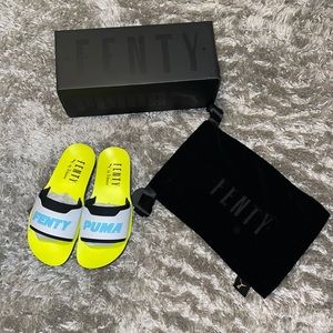 BNWT Fenty Puma Surf Slides